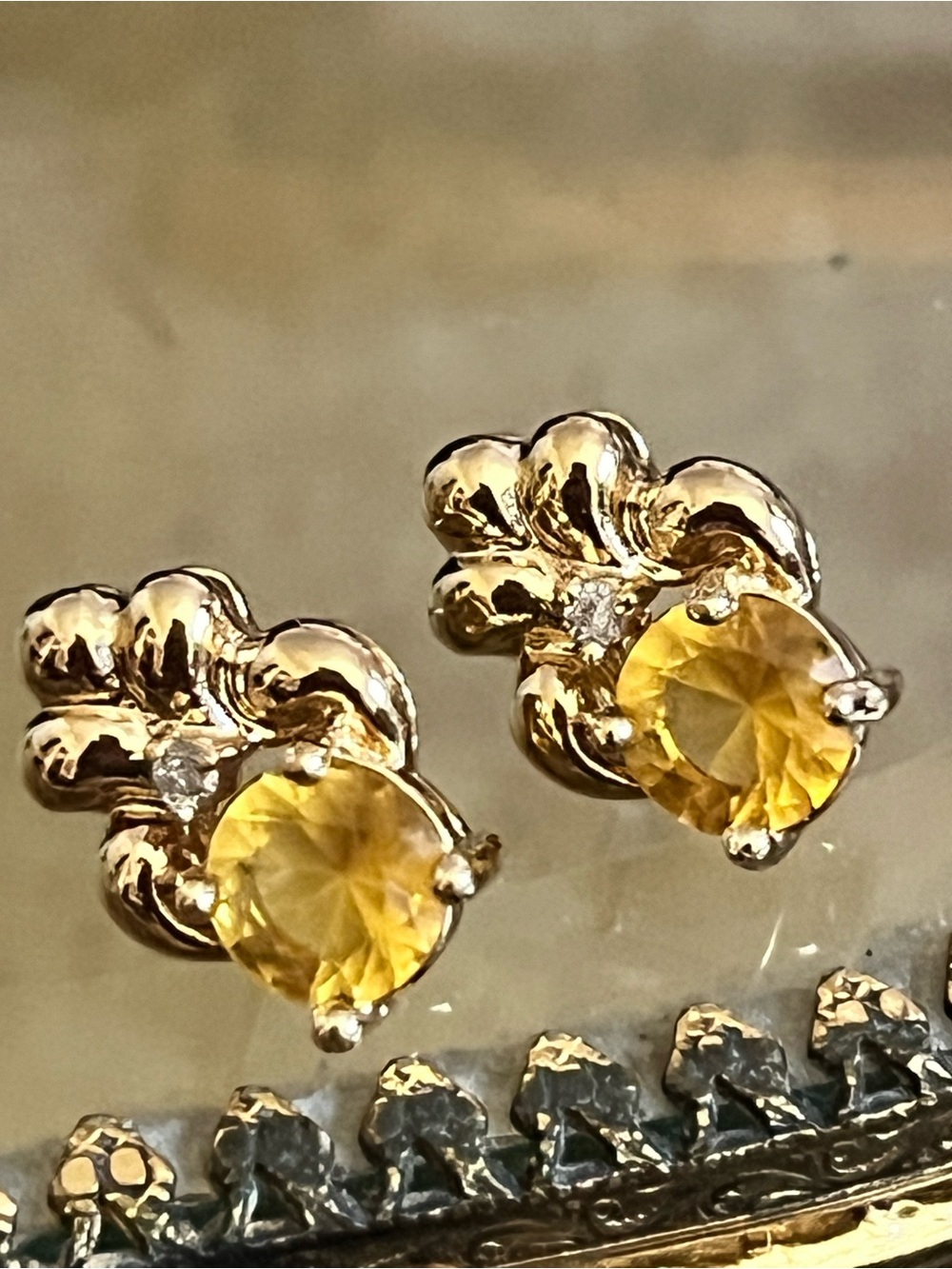 Mid Century Pierced Earnings Yellow Stones